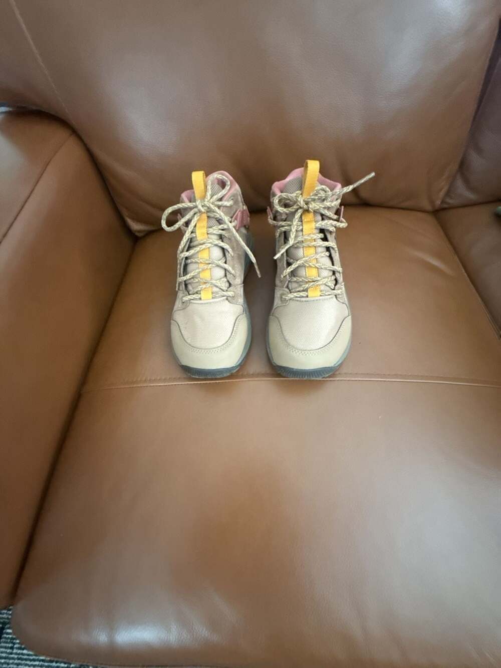 Teva Grandview GTX Desert Taupe Women's Waterproof Leather Hiking Boots - Picture 2 of 4